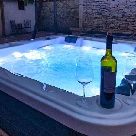 Studios Barre With Jacuzzi 로비니 외부 사진